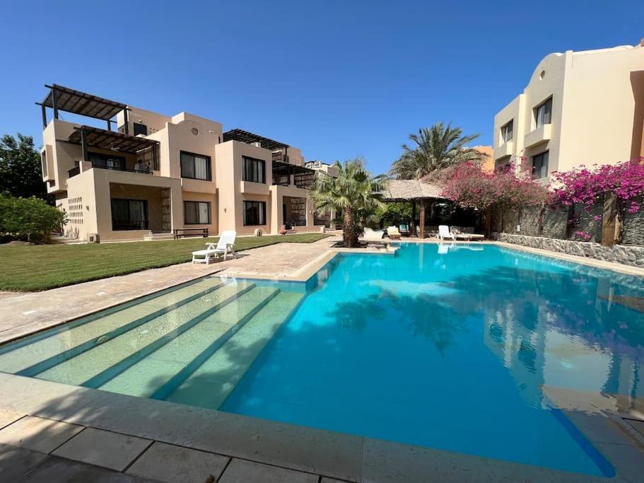 El Gouna Ferienwohnung In Zentraler Lage フルガダ エクステリア 写真