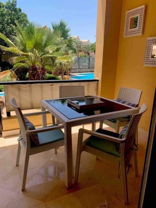El Gouna Ferienwohnung In Zentraler Lage フルガダ エクステリア 写真